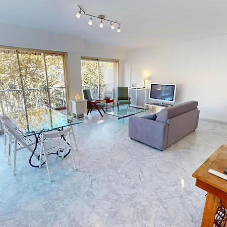 Spacieux 2p Centre Avec Terrasse, Clim Et Parking Prive - Fr-1-196-370