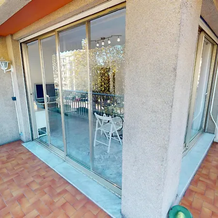 Spacieux 2p Centre Avec Terrasse, Clim Et Parking Prive - Fr-1-196-370 Apartment *