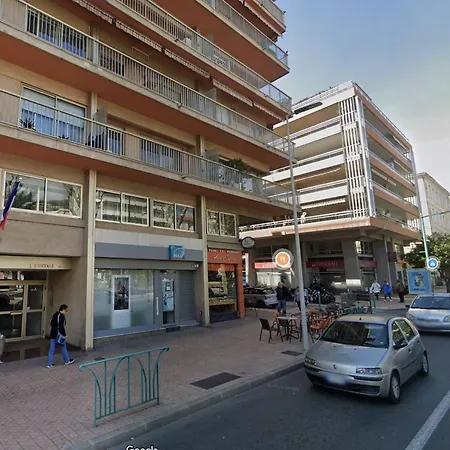 Spacieux 2p Centre Avec Terrasse, Clim Et Parking Prive - Fr-1-196-370 *