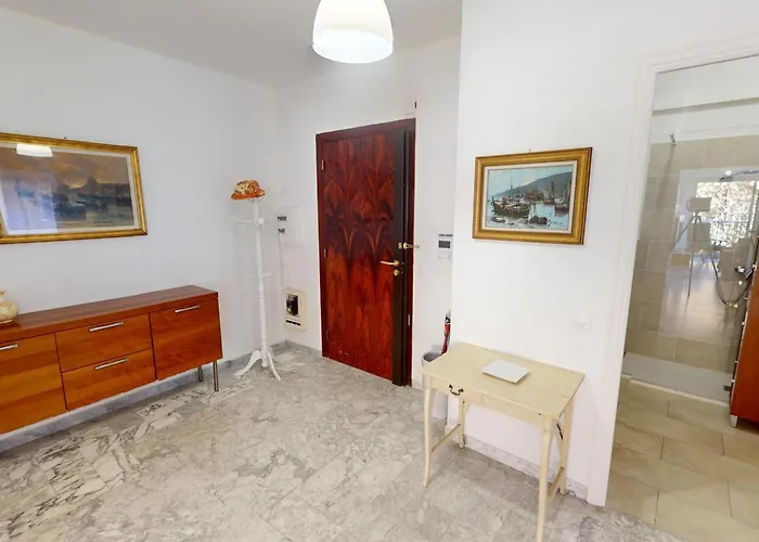 Spacieux 2p Centre Avec Terrasse, Clim Et Parking Prive - Fr-1-196-370 *