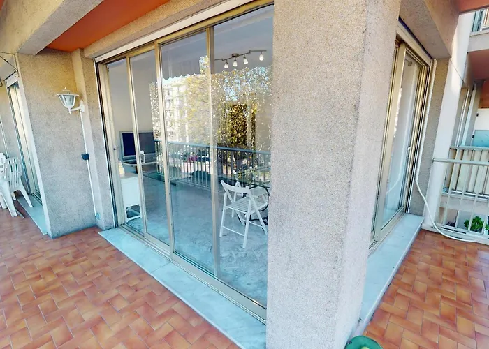 Spacieux 2p Centre Avec Terrasse, Clim Et Parking Prive - Fr-1-196-370 شقة *