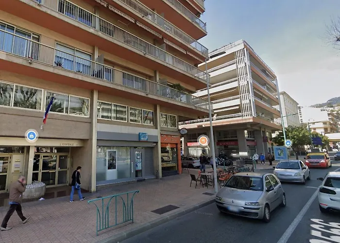 Spacieux 2p Centre Avec Terrasse, Clim Et Parking Prive - Fr-1-196-370 *