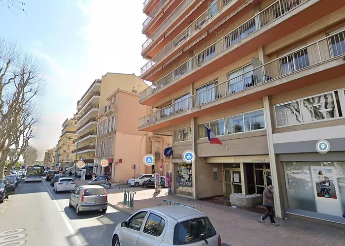 Spacieux 2p Centre Avec Terrasse, Clim Et Parking Prive - Fr-1-196-370 芒通